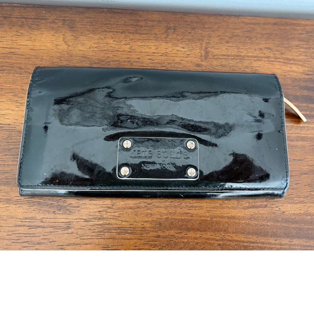 Kate‎ Spade New York Black Patent Leather Credit Card Bifold Wallet